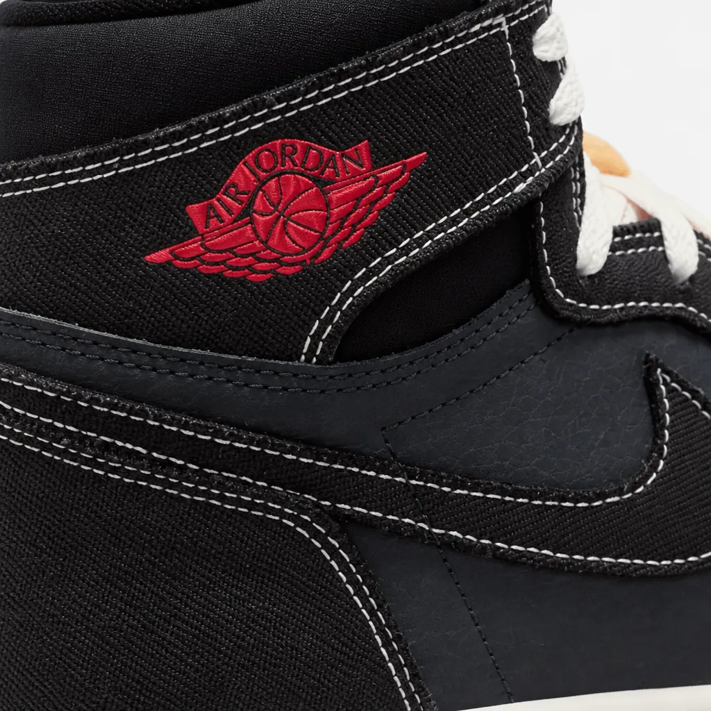 Air Jordan 1 Flight Club upper texture close-up