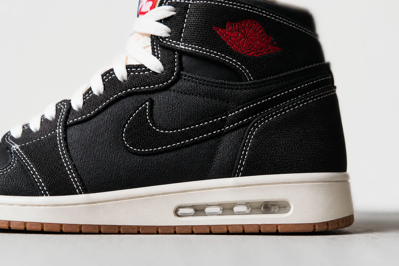 Air Jordan 1 Flight Club sole unit displaying Nike Air-Sole cushioning technology for superior comfort